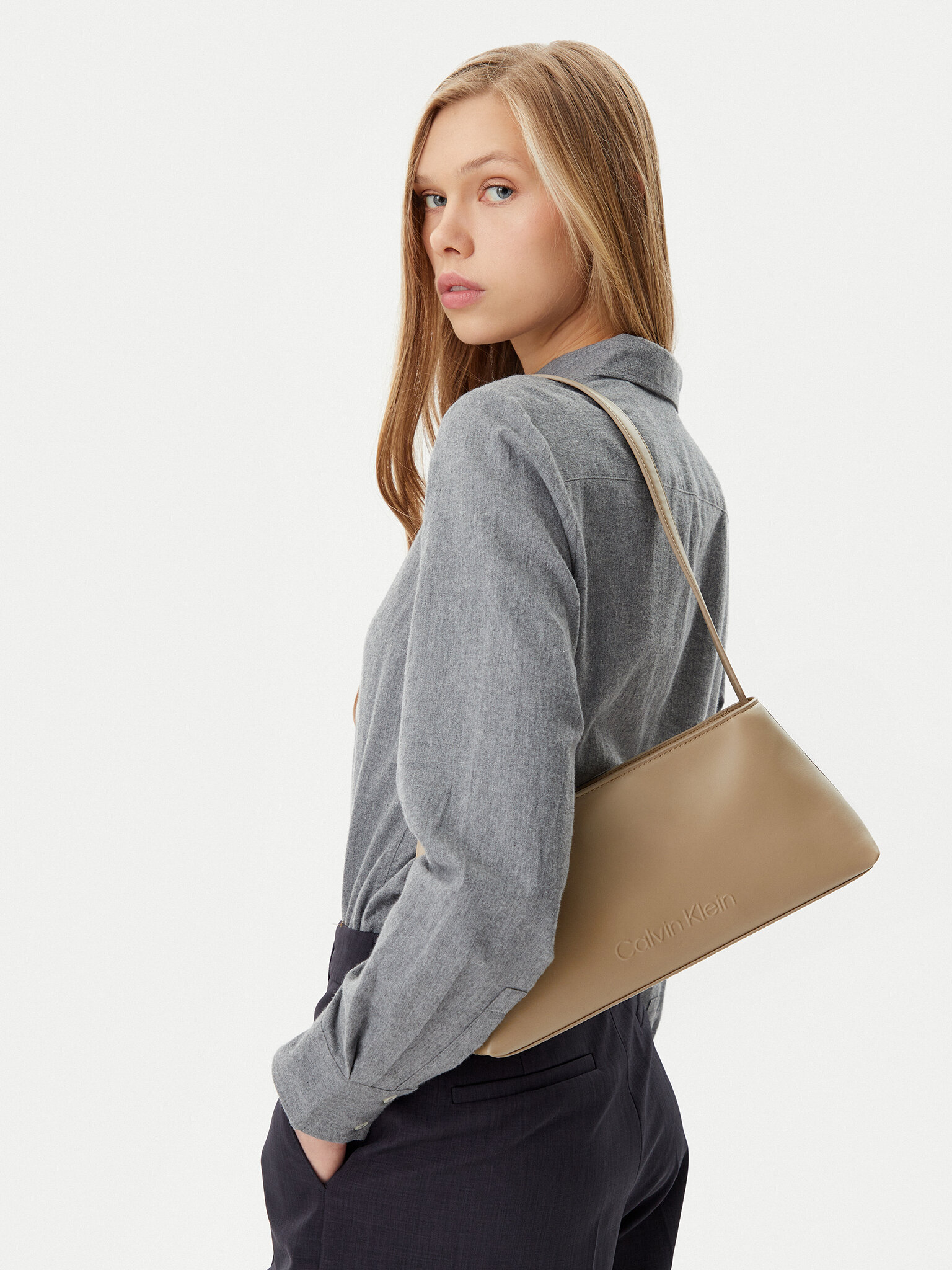 Calvin Klein Borsetta Embossed Logo Shoulder Bag K60K612550 Beige